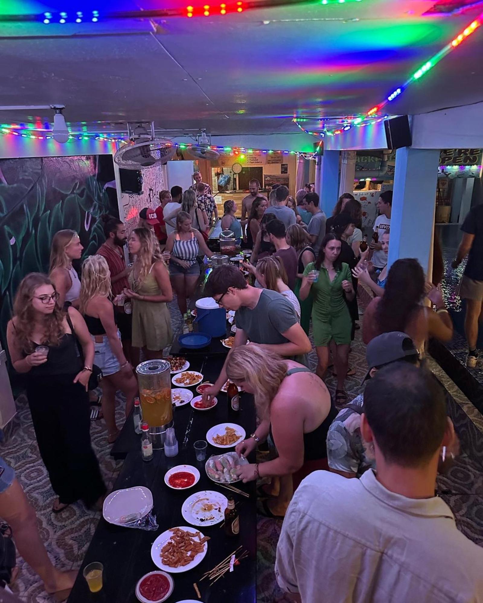 Vang Vieng Ruby Backpackers Hostel 外观 照片